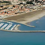 Rénové Narbonne, à 100m De La Plage, Avec Terrasse Et Parking Privé, Climatisation Incluse - Fr-1-619-132 Narbona